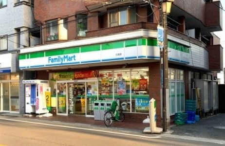 ファミリーマート 久地店