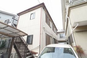 メイゾン綱島の外観