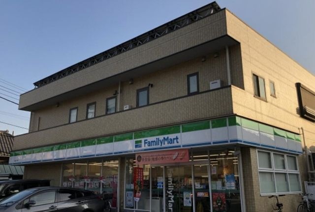 ファミリーマート 六浦四丁目店