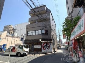 万里乃ビルの外観