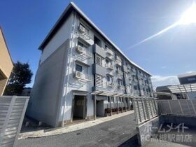 マンション東岡の外観