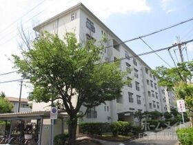 富田第二住宅71号棟の外観