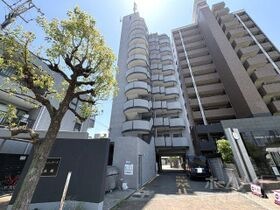 アソシアード高槻の外観