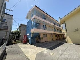 明輝春日マンションの外観