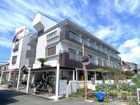 コーポアユーズの外観