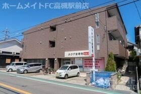 アンプルールフェールビエント高槻の外観