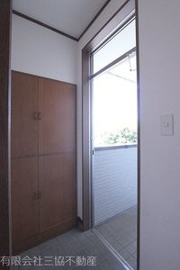 大き目の下駄箱付き