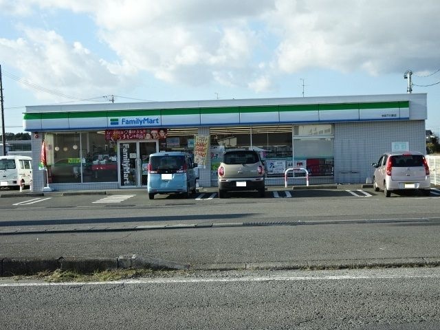 ファミリーマート 下河原店