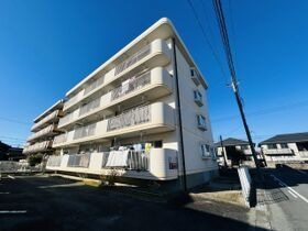 アーバンドエル柏原の外観