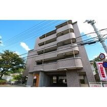 ドミール・シモハタの外観