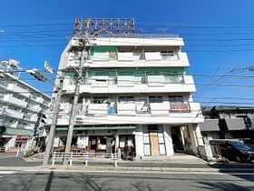 親和ビルの外観