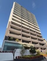 ダイアパレス上社駅前の外観
