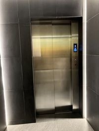 エレベーター1基