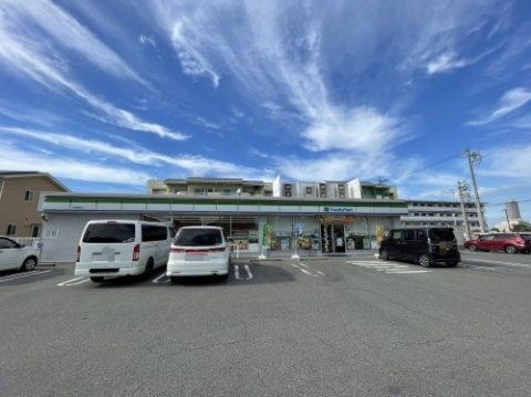 ファミリーマート 名西稲生店