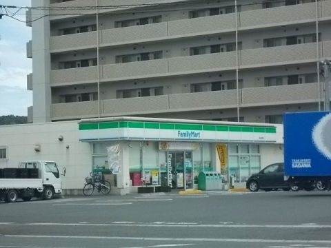 ファミリーマート 福山卸町店
