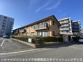 サン・パティーヌSU B棟の外観