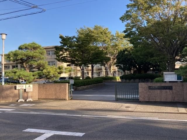 西尾市立鶴城小学校