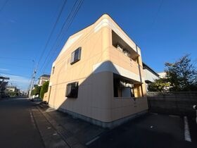クリスタルハイムの外観