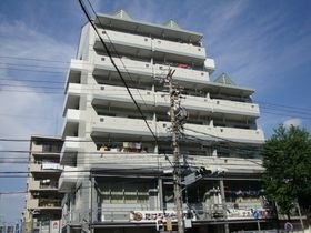 クロックタワー植田の外観