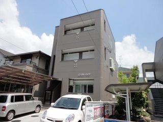 写真:エンゼルハイツの外観