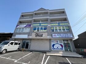 東駅前ビルの外観