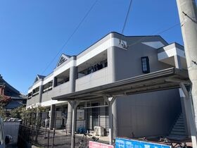 フリーダム岩根中央の外観
