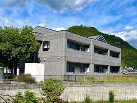 レジデンス和気 A棟の外観