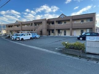 写真:コートヴェール中島田の外観