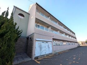 ユニバー山ノ手の外観