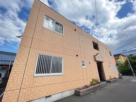 サンプレスA棟の外観