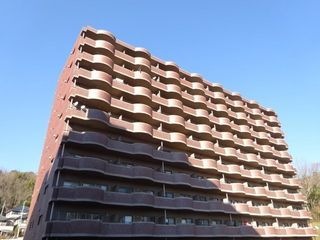 写真:天神山マンションⅡ号館の外観