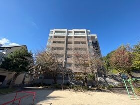 Park Terrace 中園の外観