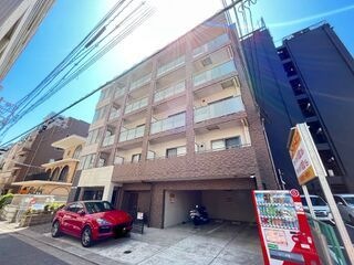 写真:REGALO PLUSの外観