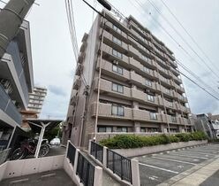 シティ・ライフ植田西の外観