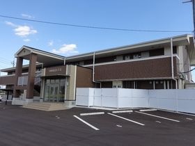 FAMILLE王司の外観