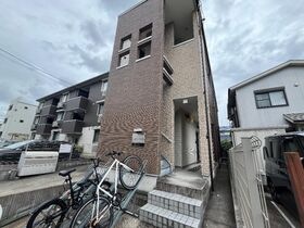 プティ ヴェナールの外観