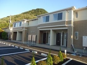 アース・御山の外観