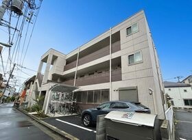 F-BASE Eastの外観