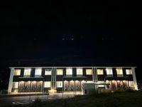 外観写真（夜）