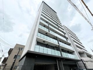写真:ルネフラッツ庄内通駅前の外観