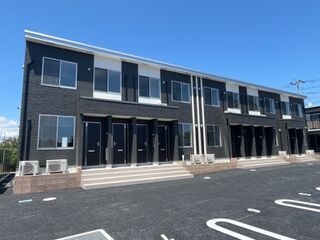 写真:富山市掛尾町新築アパートの外観