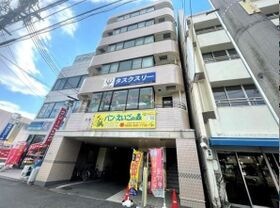 サンローズ八幡の外観