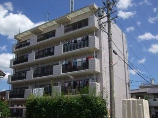 写真:各務原市鵜沼山崎町3丁目の外観