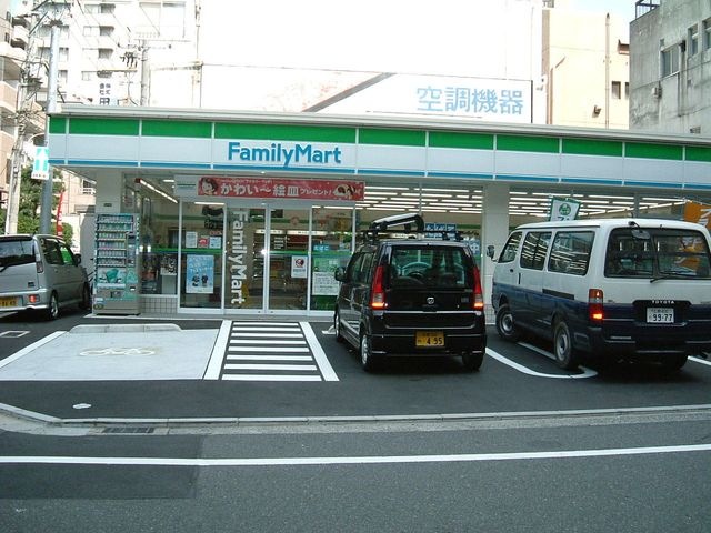 写真：コンビニ
