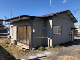 館林小桑原町貸家 西の外観