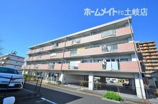 写真：アンファミーユ西小路の外観