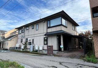 写真:北佐久郡軽井沢町大字長倉の外観