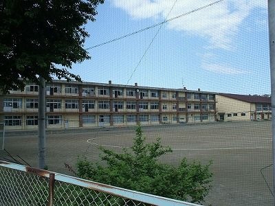 八戸市立新井田中学校