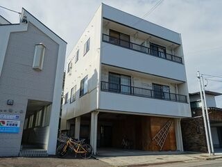 写真:クレマチスⅥの外観
