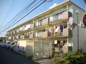 マンションメルヘンの外観